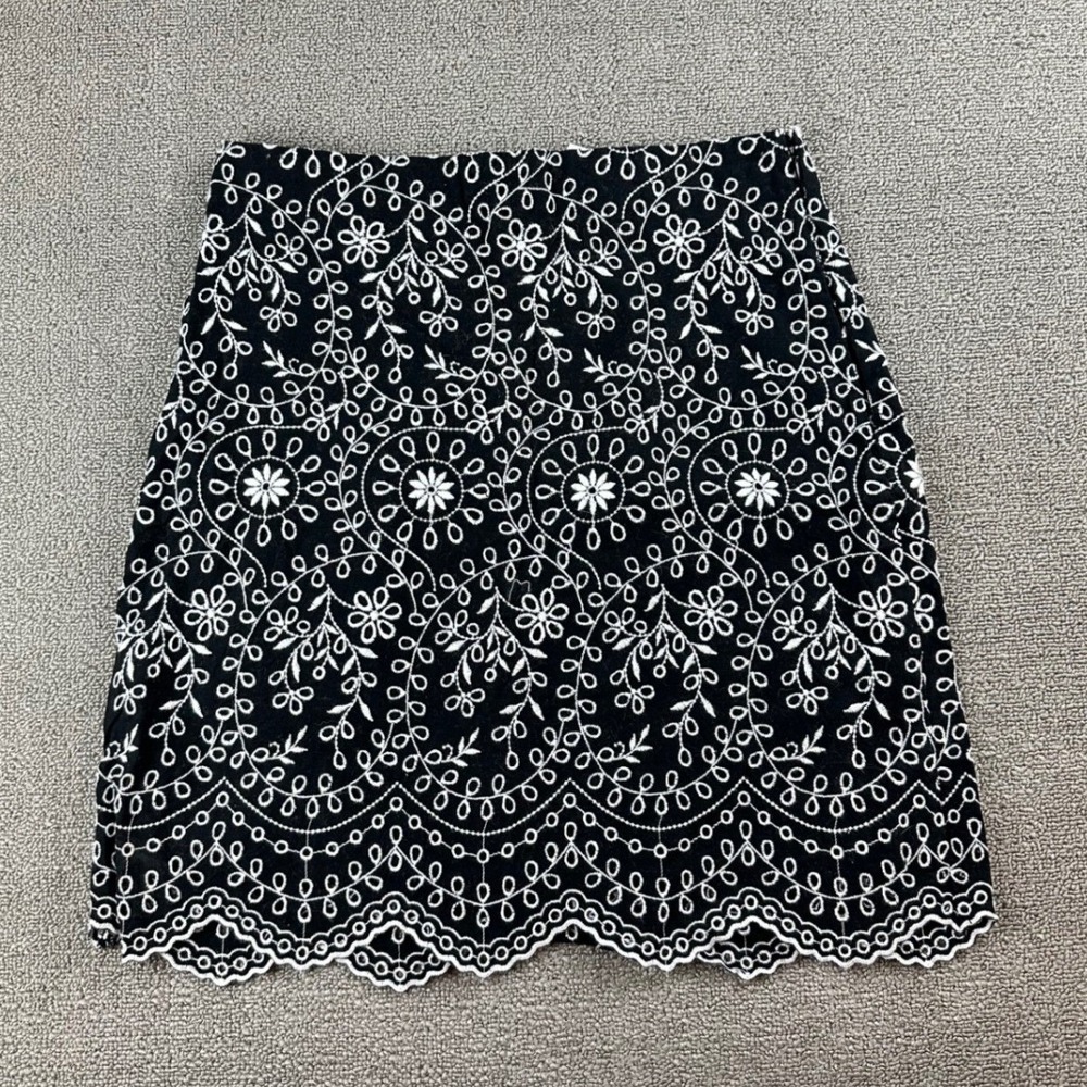LOFT Skirt Women 0 Black Mini Floral Eyelet Embroidered Lace Pattern 100% Cotton